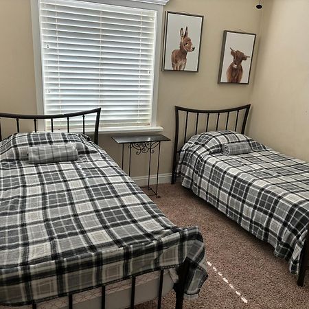 Peaceful & Cozy 3 Bedroom Ranch-Home W/Fireplace Хемет Екстериор снимка